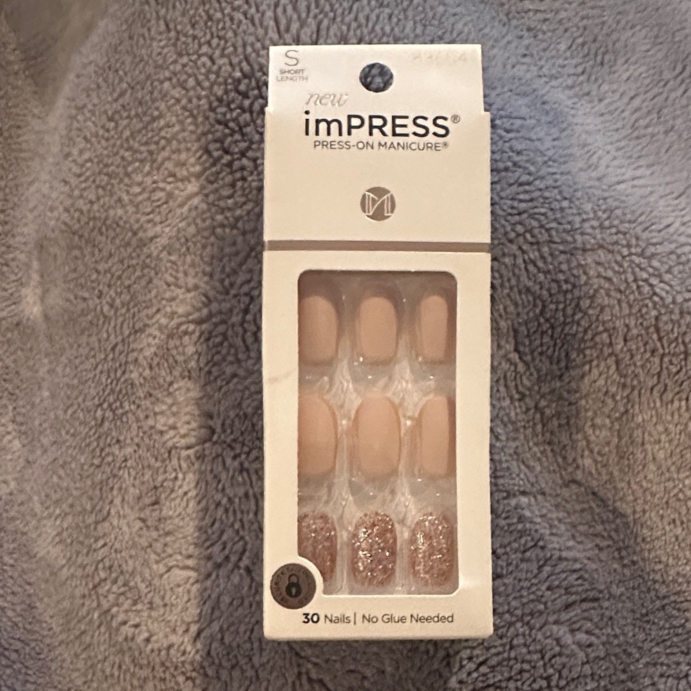 imPRESS Nude and Rose Gold Glitter Press-On Nails